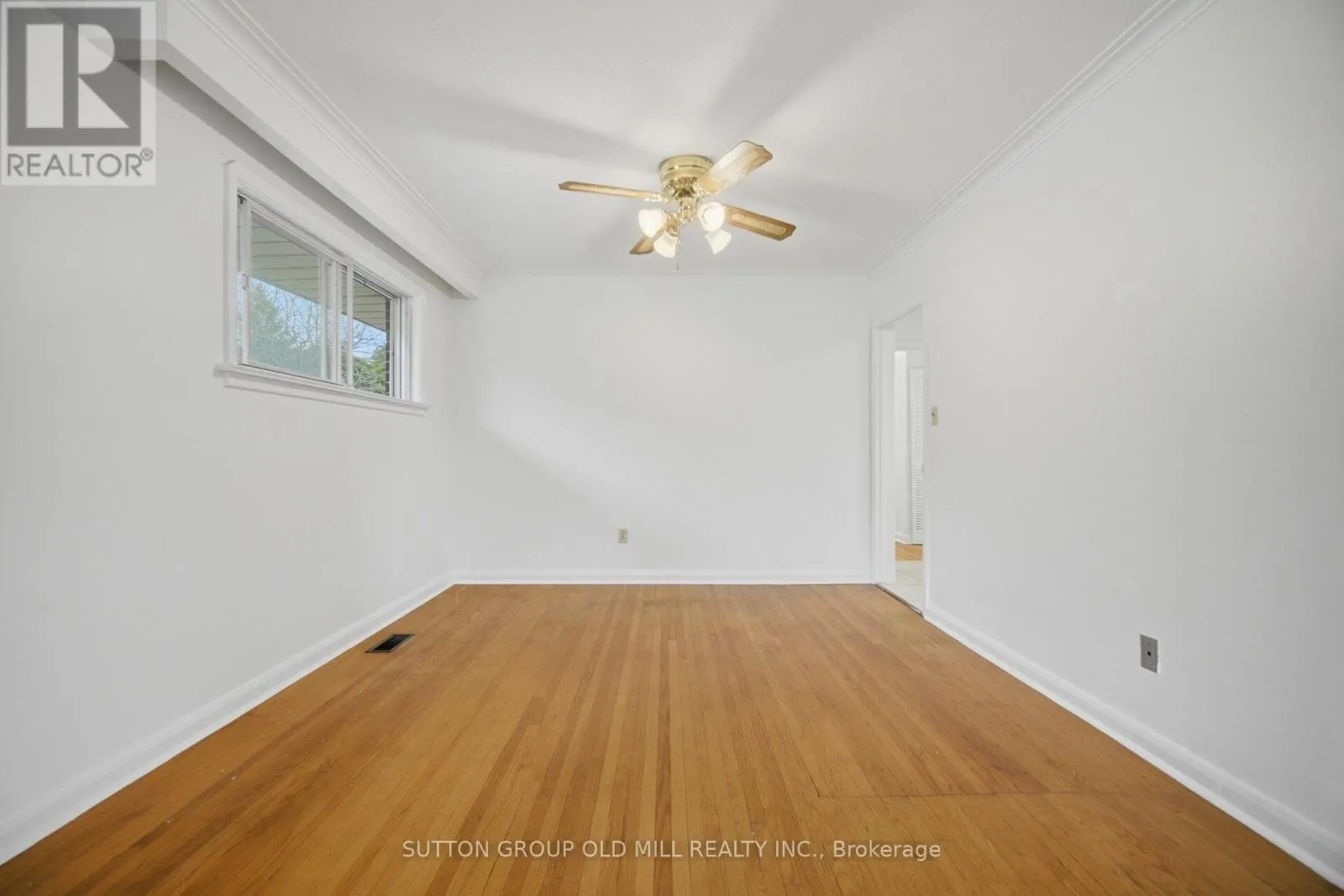 55 SUN ROW DRIVE