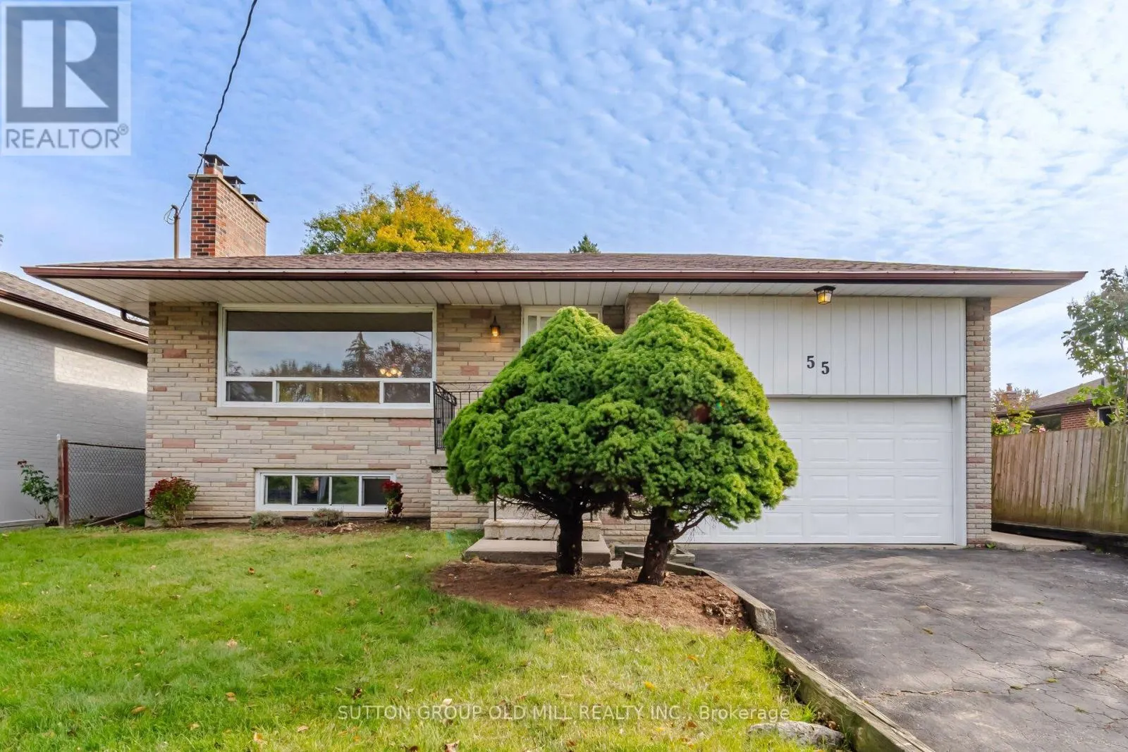 55 SUN ROW DRIVE