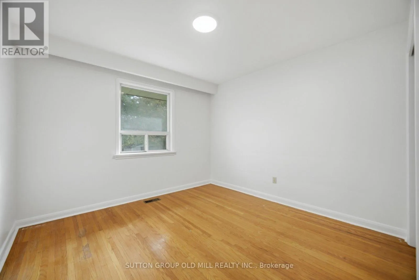 55 SUN ROW DRIVE