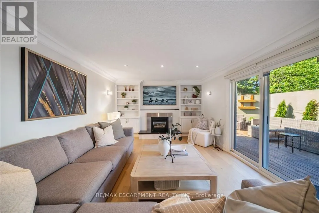 134 FAIRWOOD PLACE W