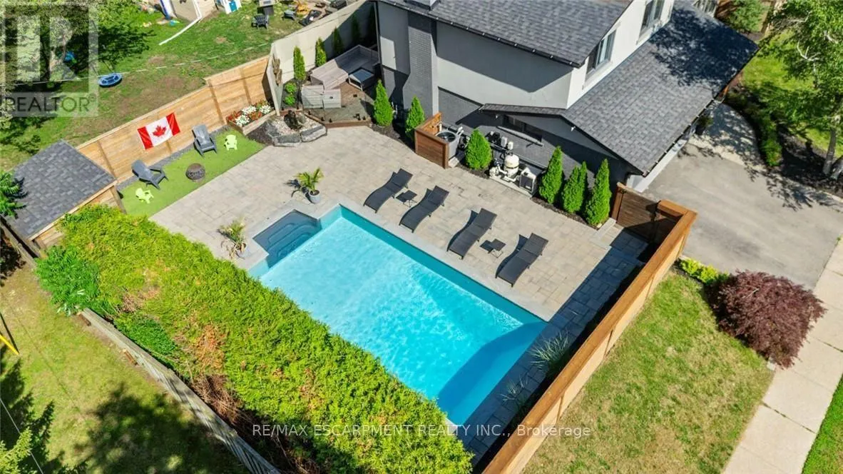 134 FAIRWOOD PLACE W