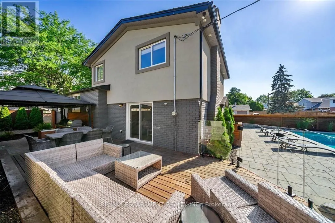 134 FAIRWOOD PLACE W