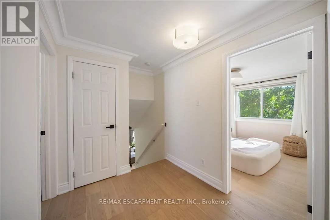 134 FAIRWOOD PLACE W
