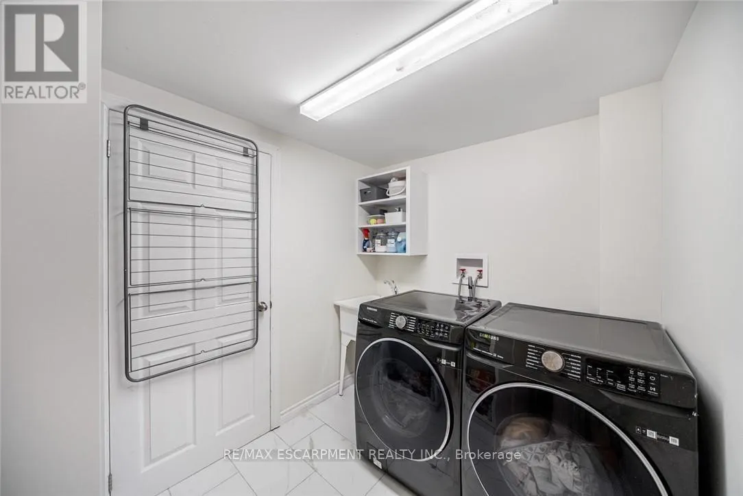 134 FAIRWOOD PLACE W