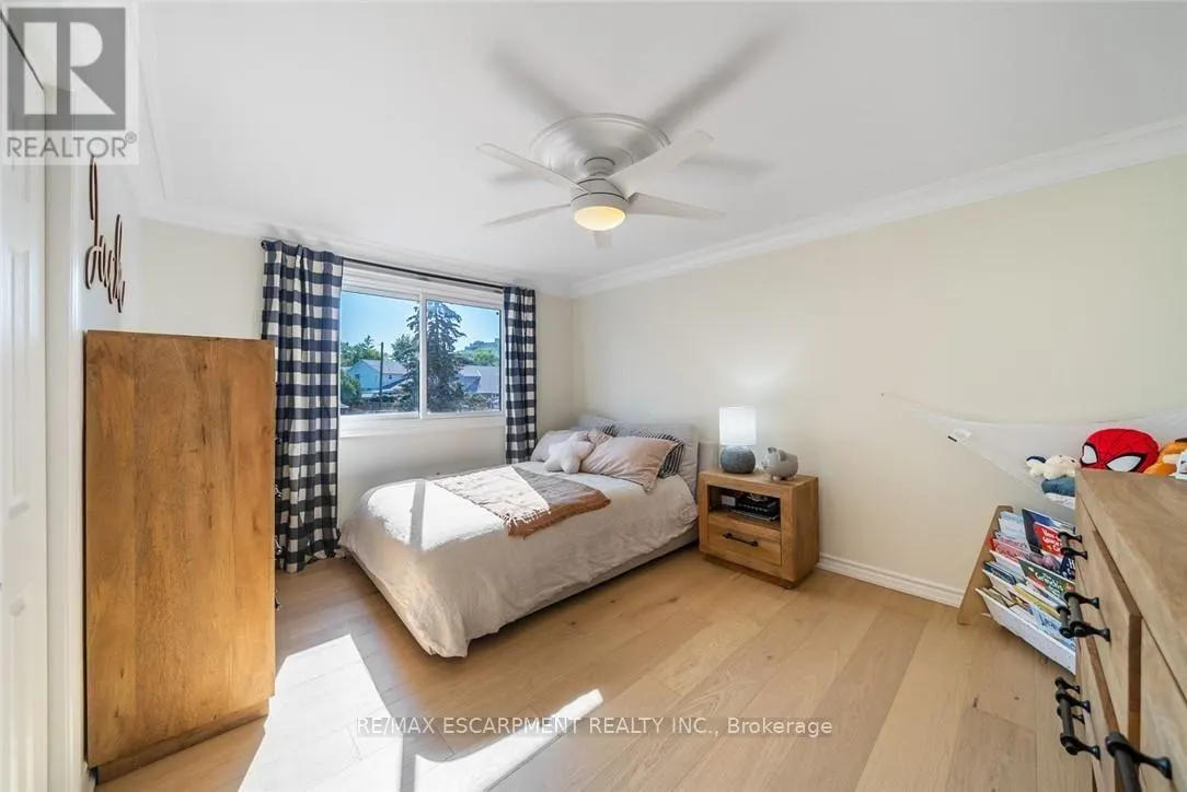 134 FAIRWOOD PLACE W