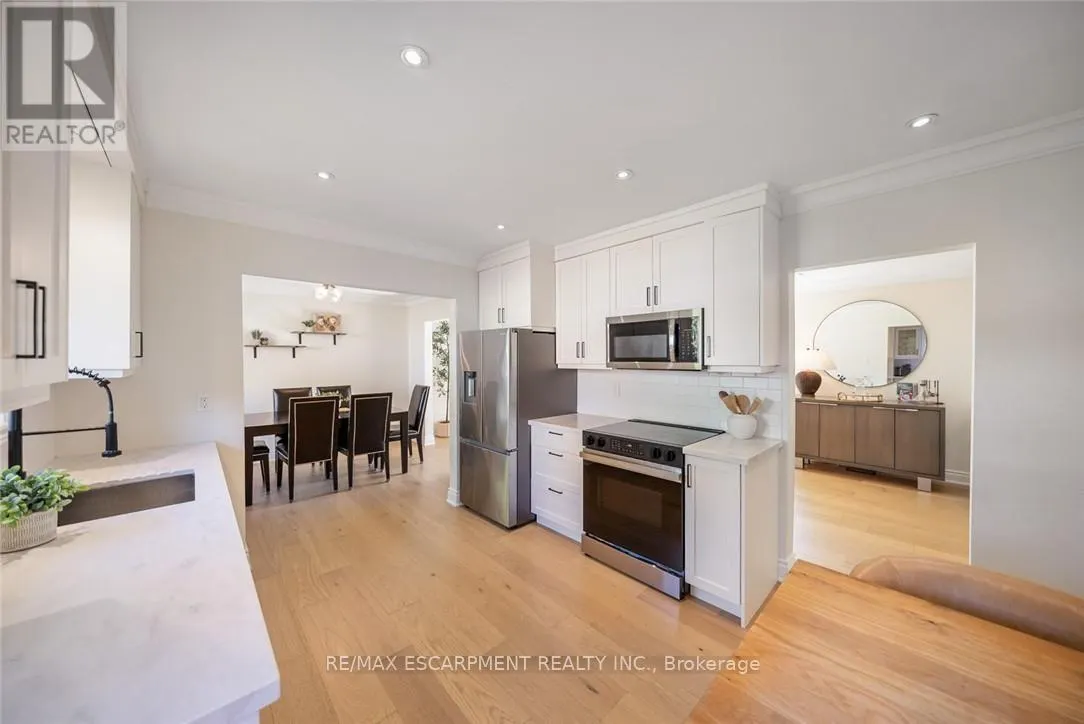 134 FAIRWOOD PLACE W