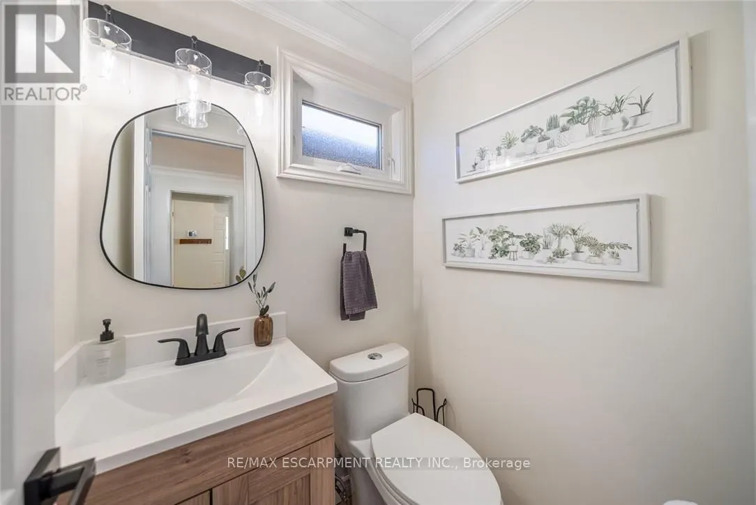 134 FAIRWOOD PLACE W