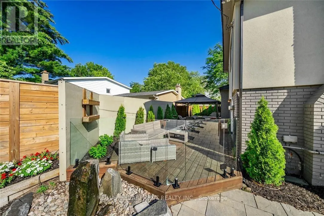 134 FAIRWOOD PLACE W