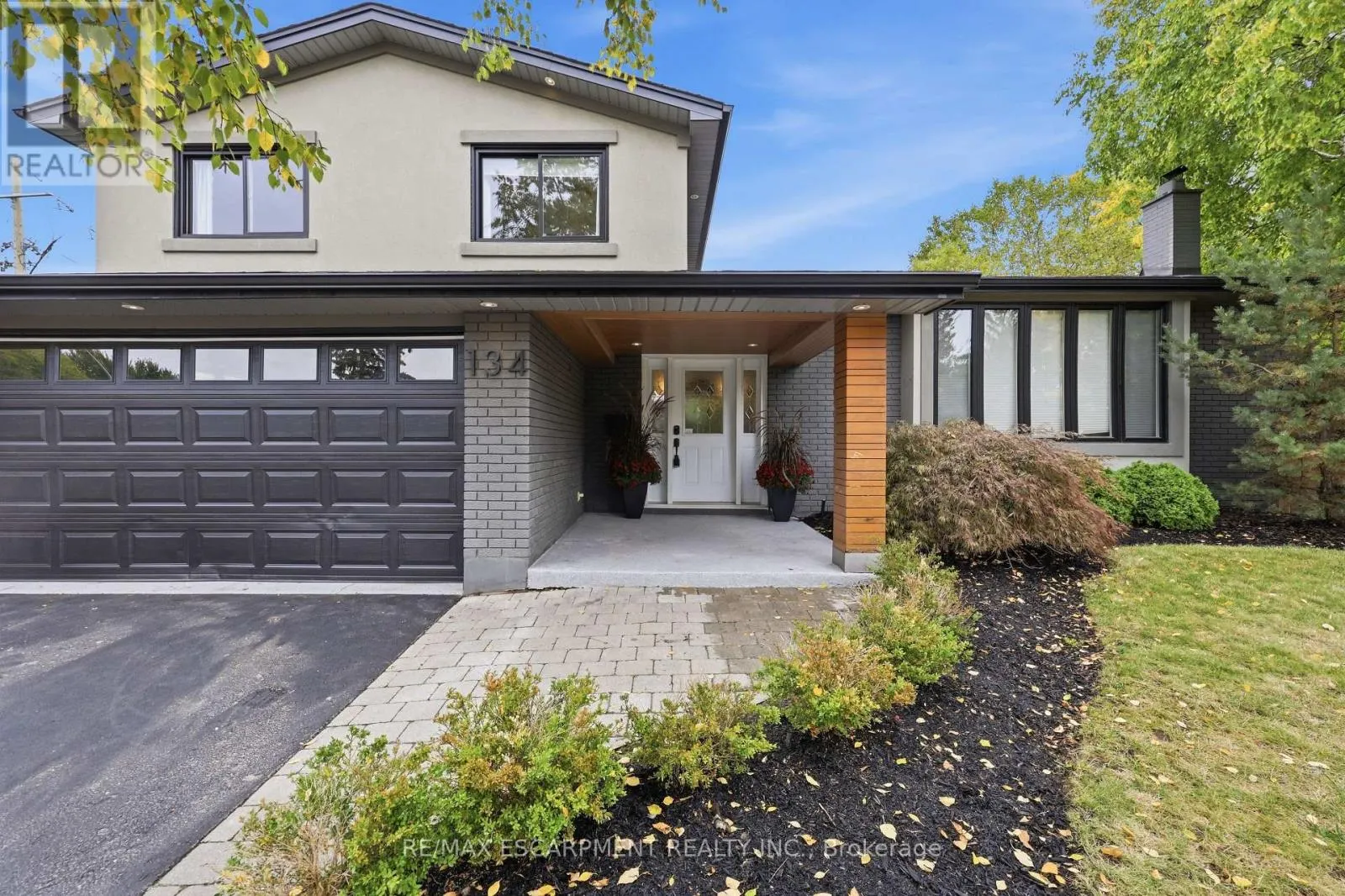 134 FAIRWOOD PLACE W