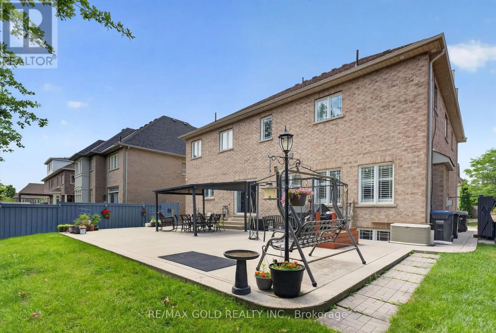 6 AYRSHIRE COURT