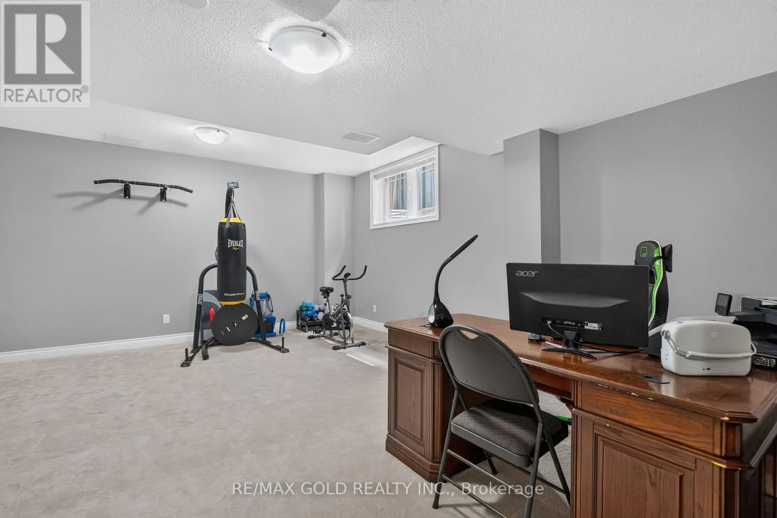 6 AYRSHIRE COURT