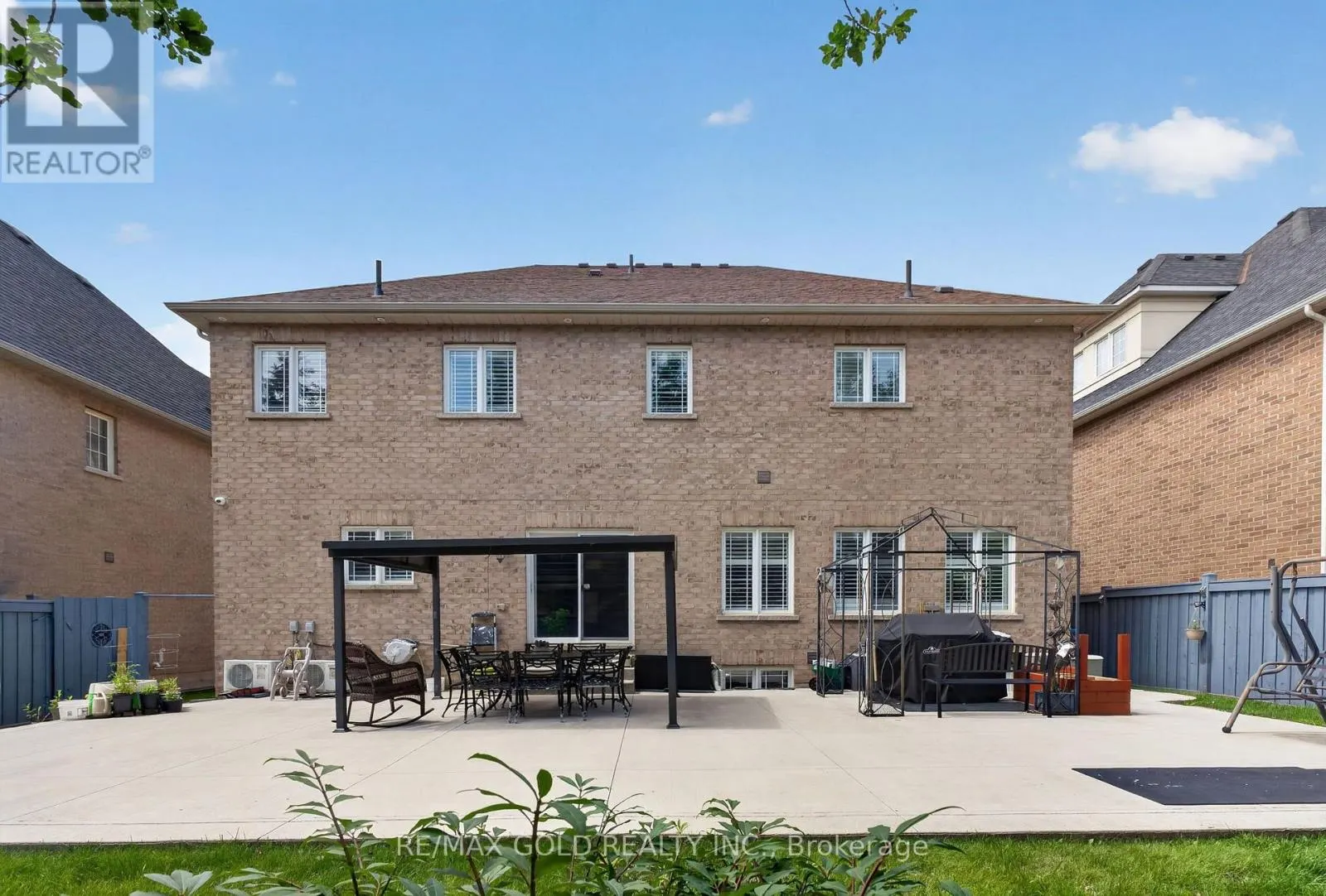 6 AYRSHIRE COURT