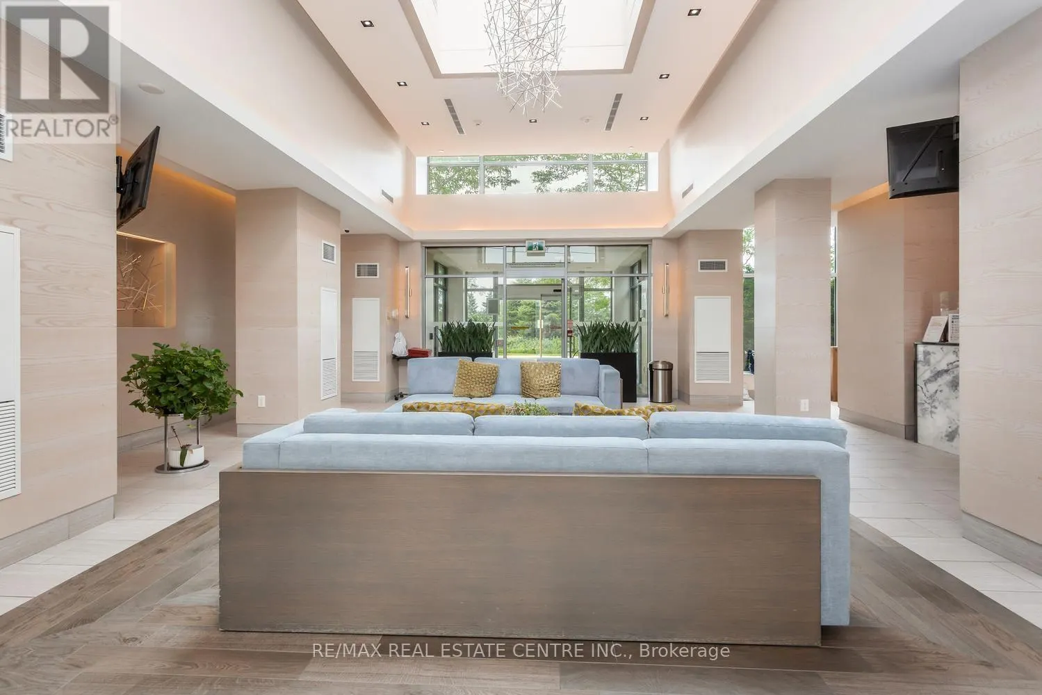 1009 - 4655 GLEN ERIN DRIVE E