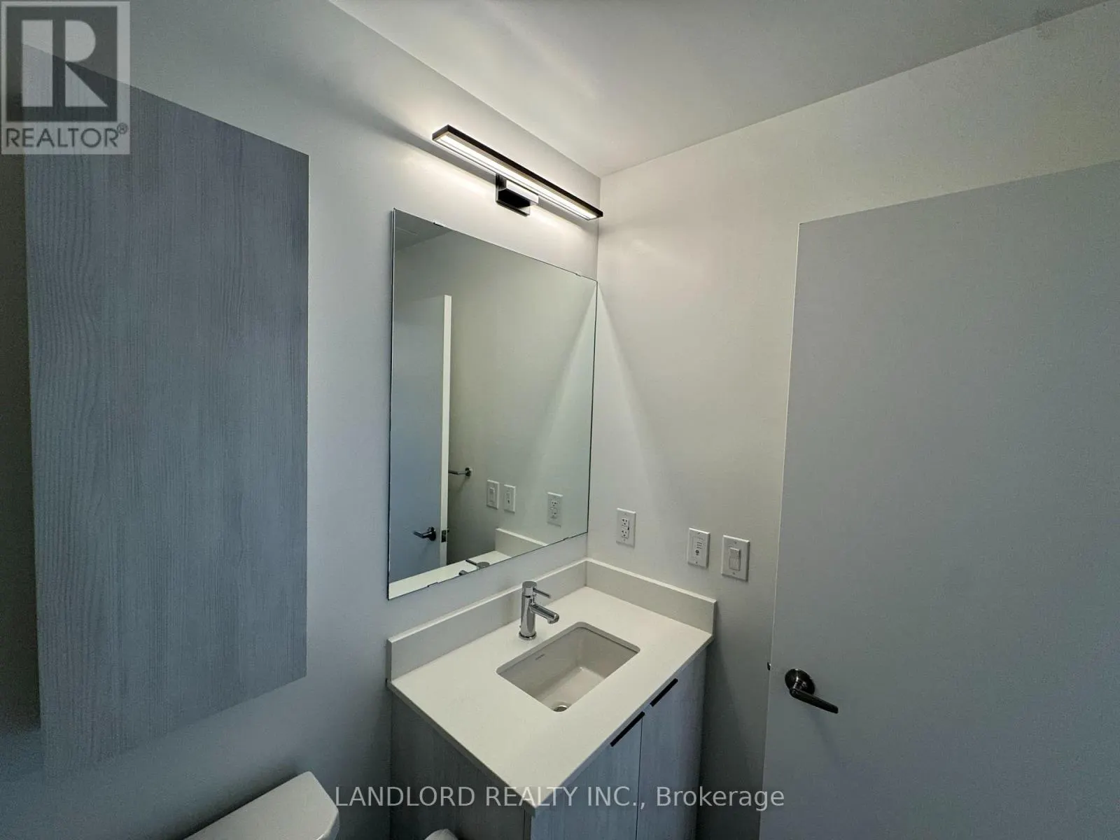 321 - 2485 EGLINTON AVENUE W