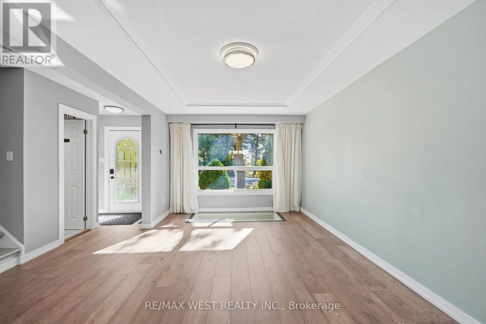 113 - 5475 LAKESHORE ROAD