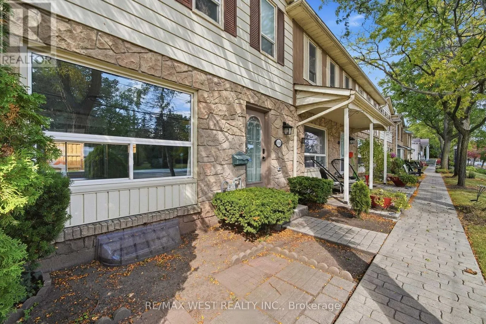113 - 5475 LAKESHORE ROAD