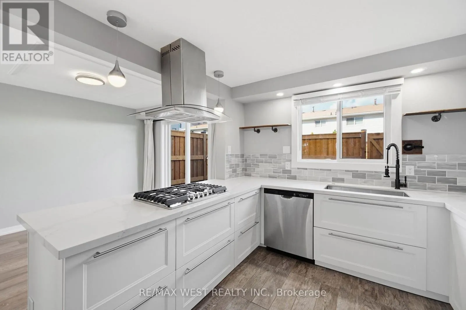 113 - 5475 LAKESHORE ROAD