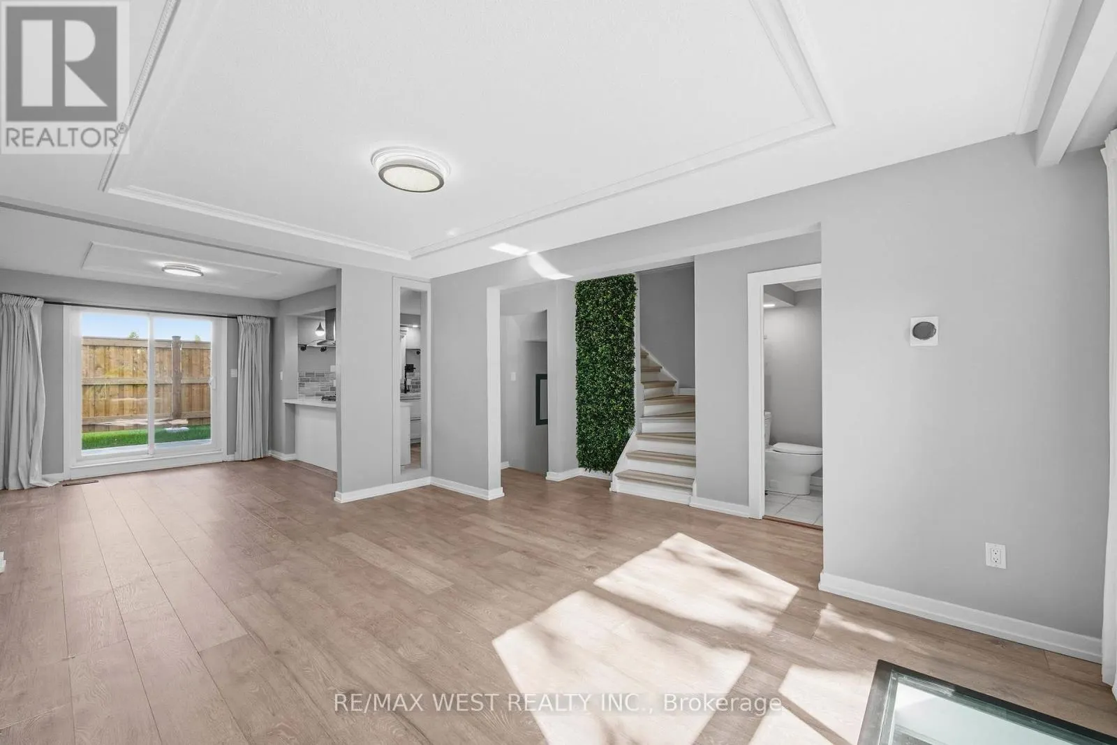 113 - 5475 LAKESHORE ROAD