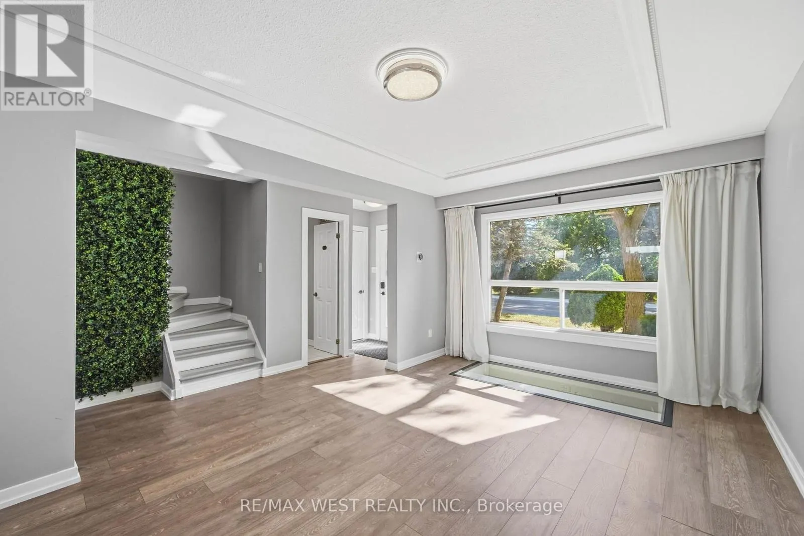 113 - 5475 LAKESHORE ROAD