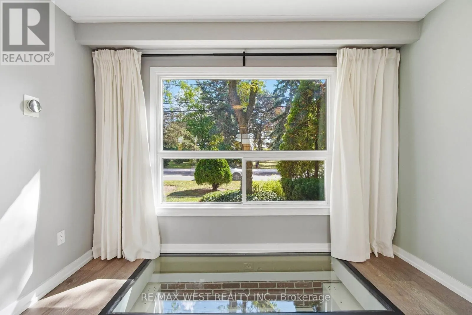 113 - 5475 LAKESHORE ROAD
