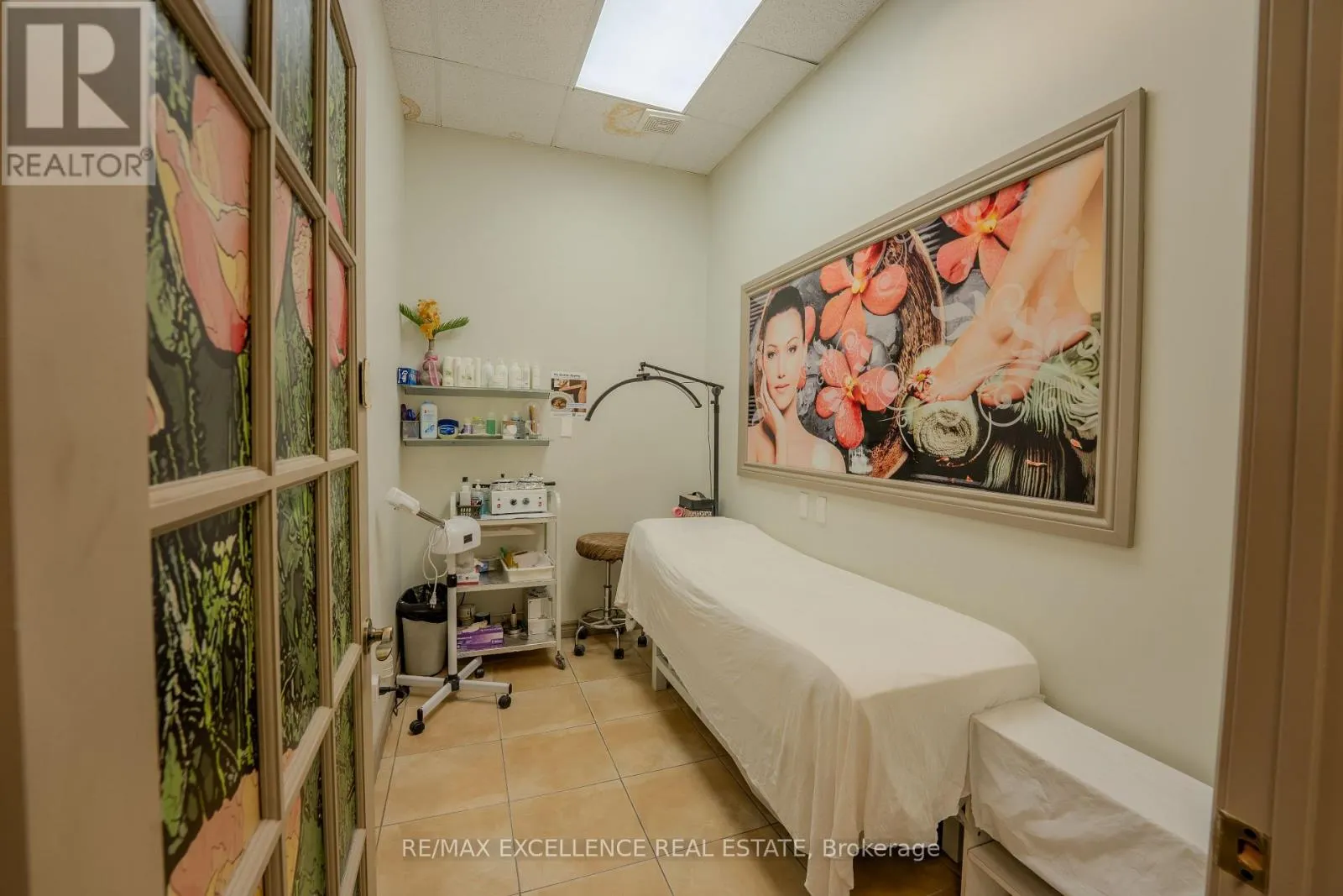 11 - 1 STEELES AVENUE