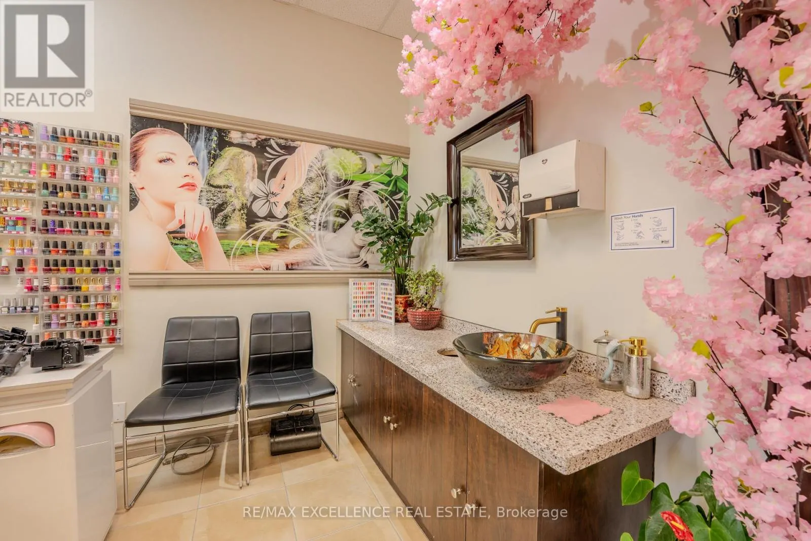 11 - 1 STEELES AVENUE