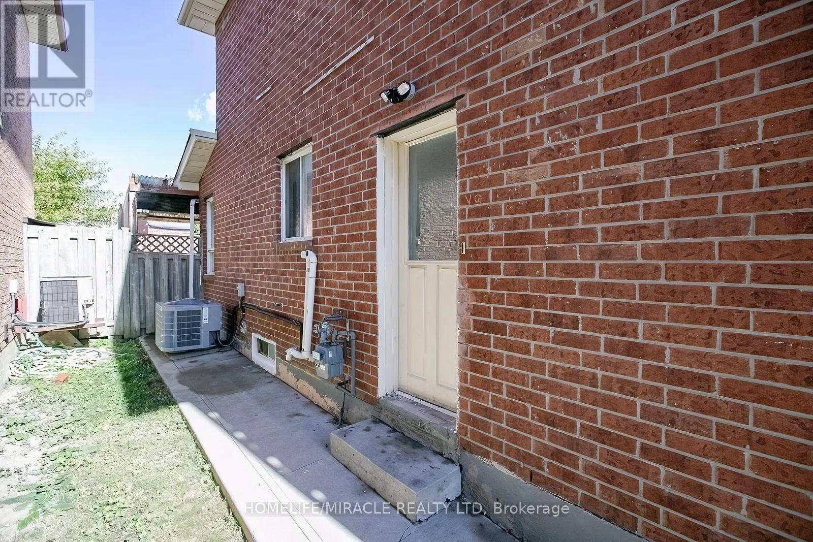 33 ADAM STREET