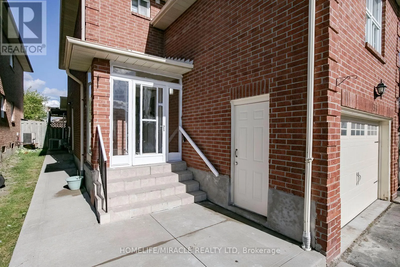 33 ADAM STREET