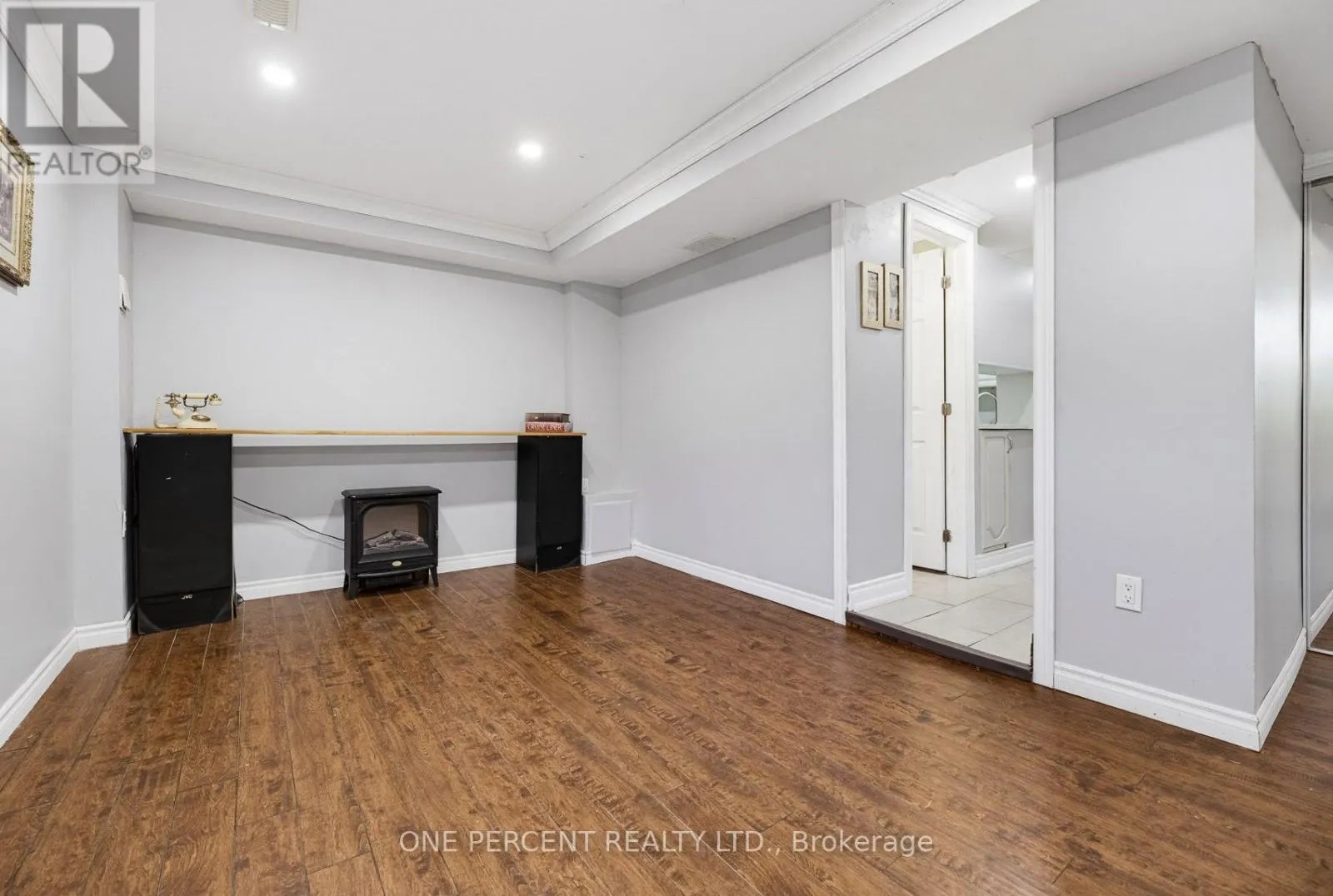 51 COURTLEIGH SQUARE