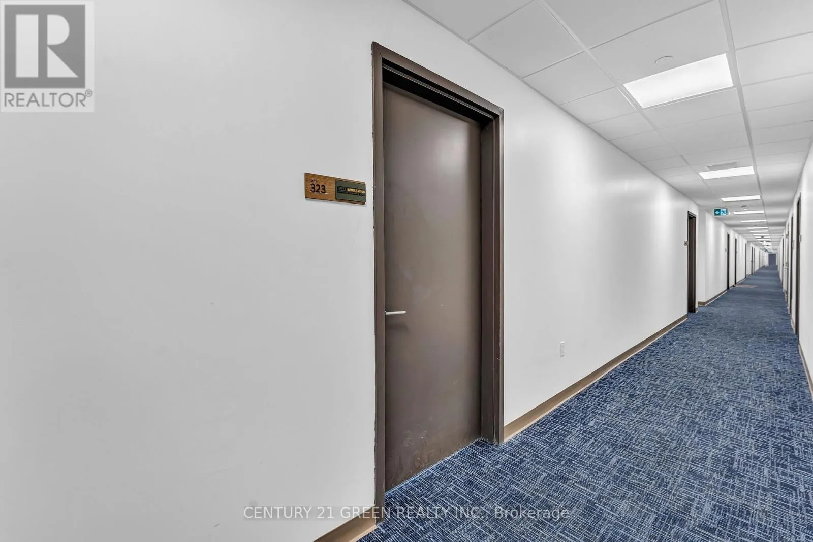 323 - 998 MARTIN GROVE ROAD