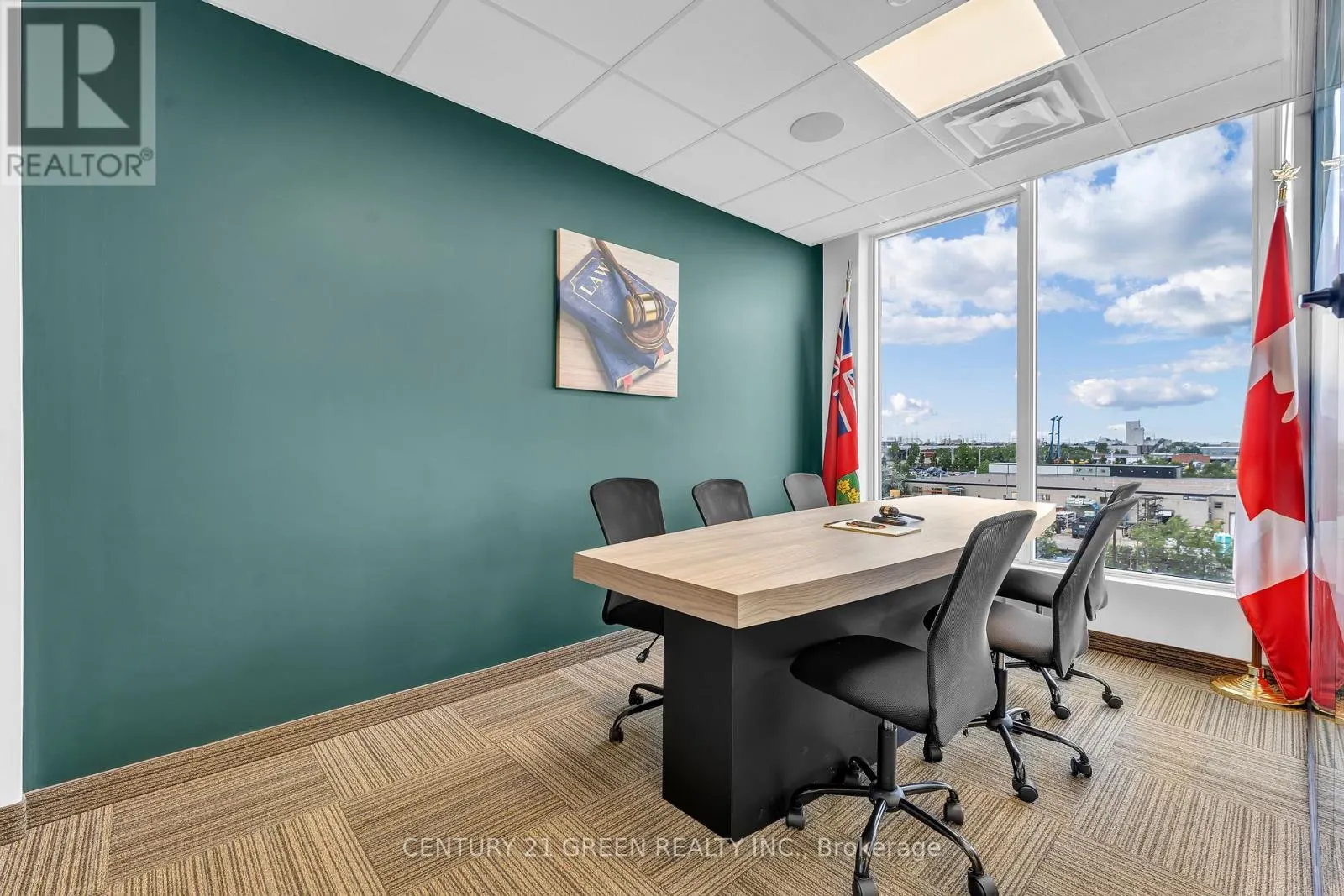 323 - 998 MARTIN GROVE ROAD