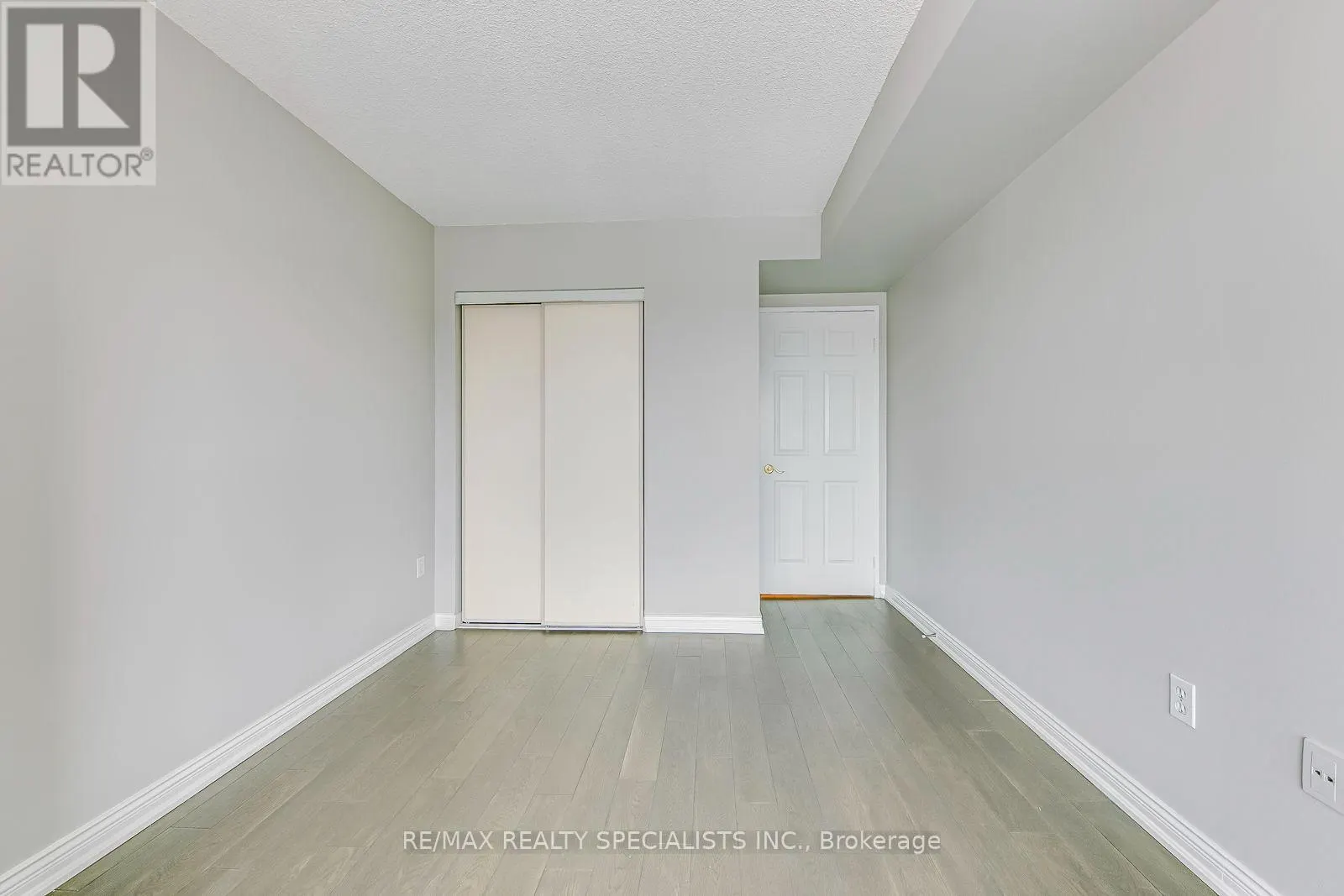 1605 - 2177 BURNHAMTHORPE ROAD W