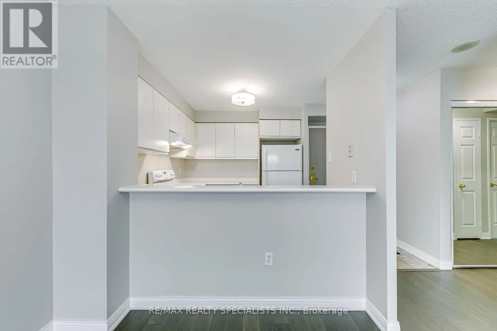 1605 - 2177 BURNHAMTHORPE ROAD W