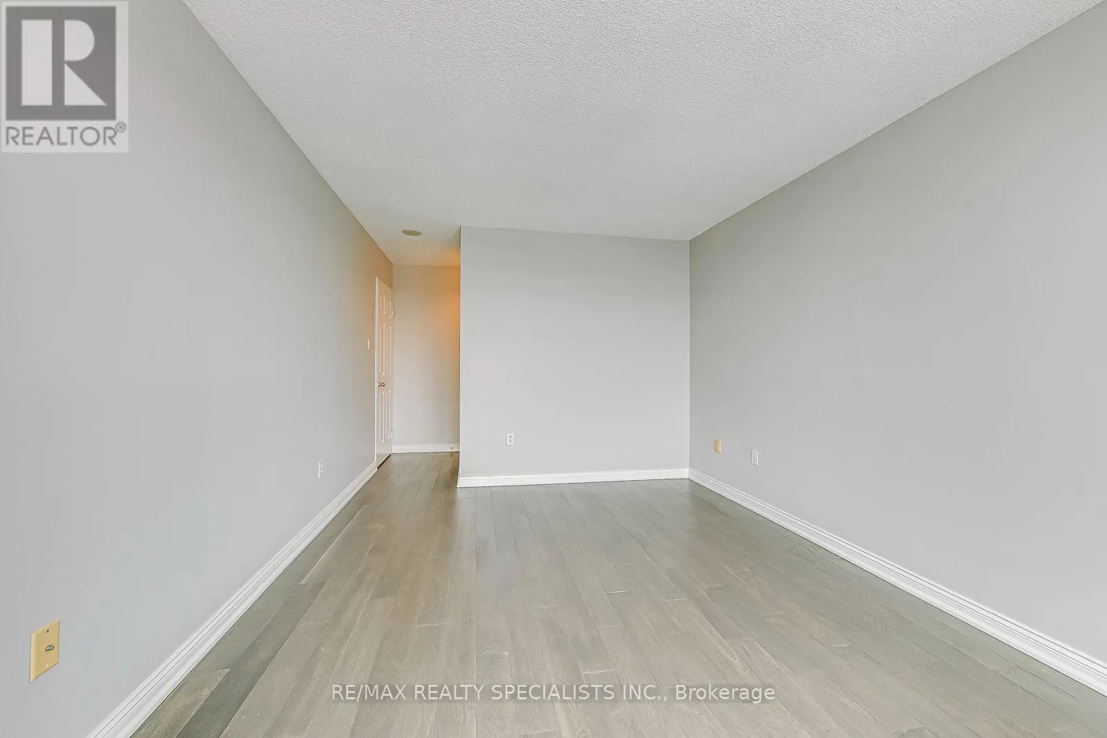 1605 - 2177 BURNHAMTHORPE ROAD W