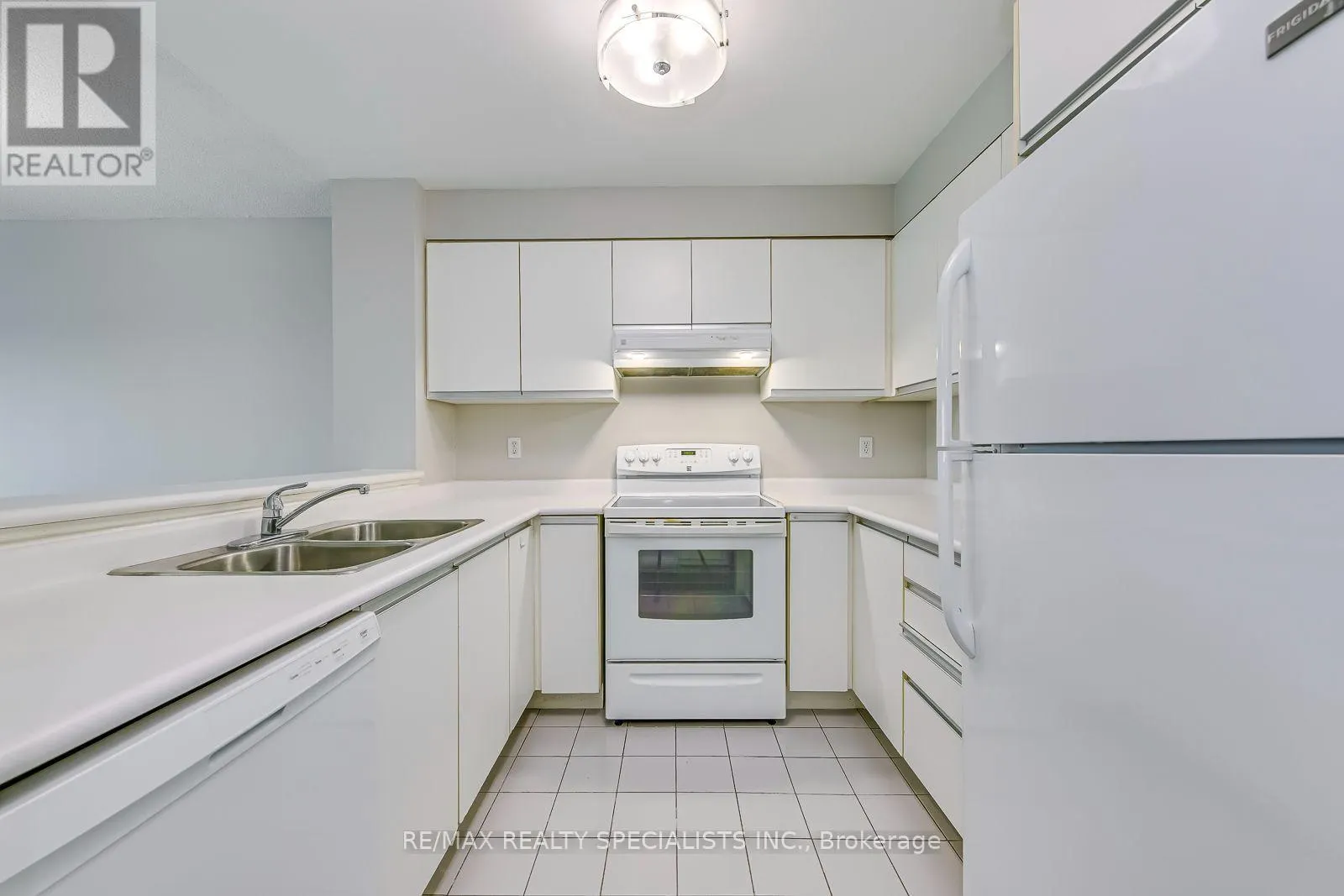 1605 - 2177 BURNHAMTHORPE ROAD W