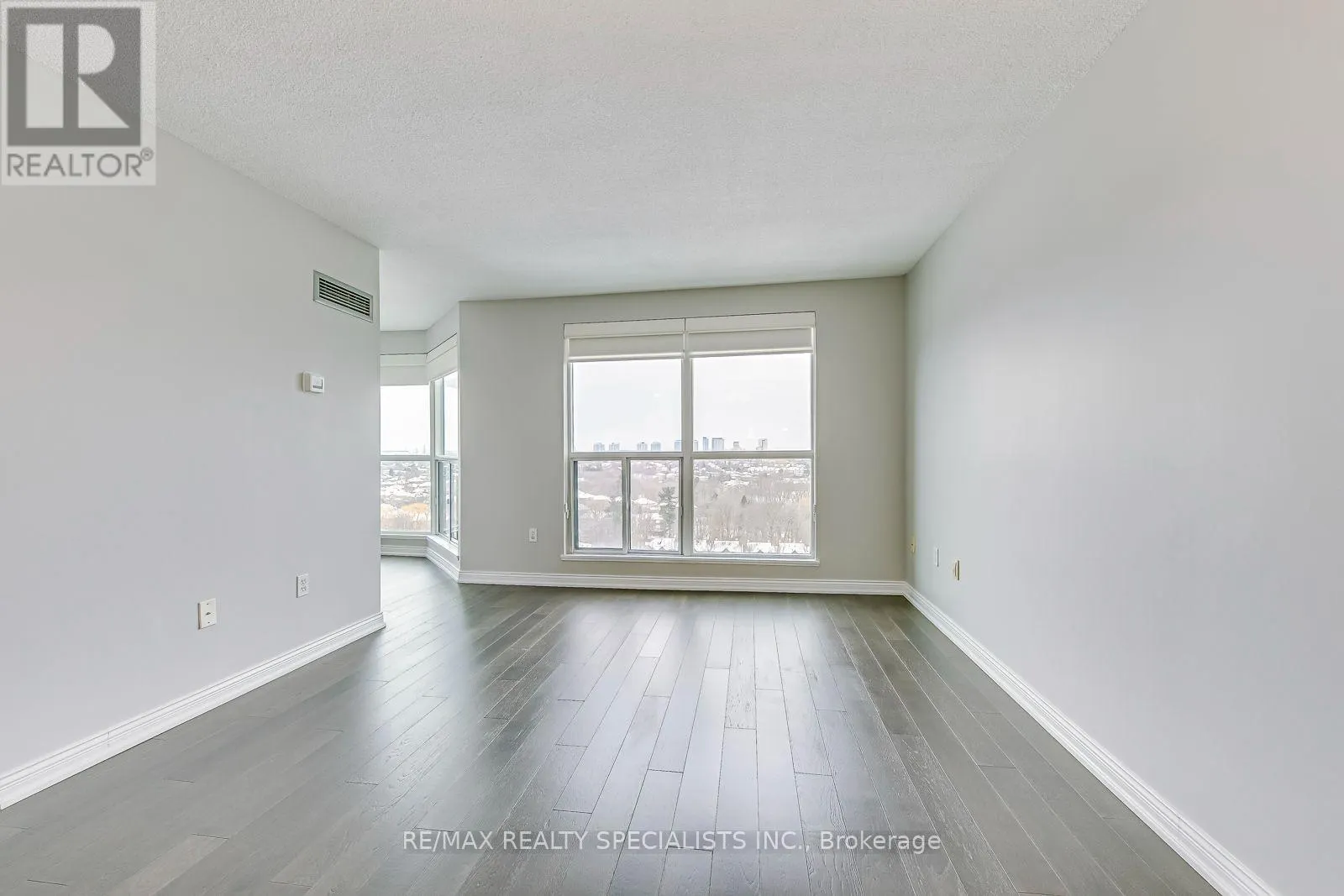 1605 - 2177 BURNHAMTHORPE ROAD W