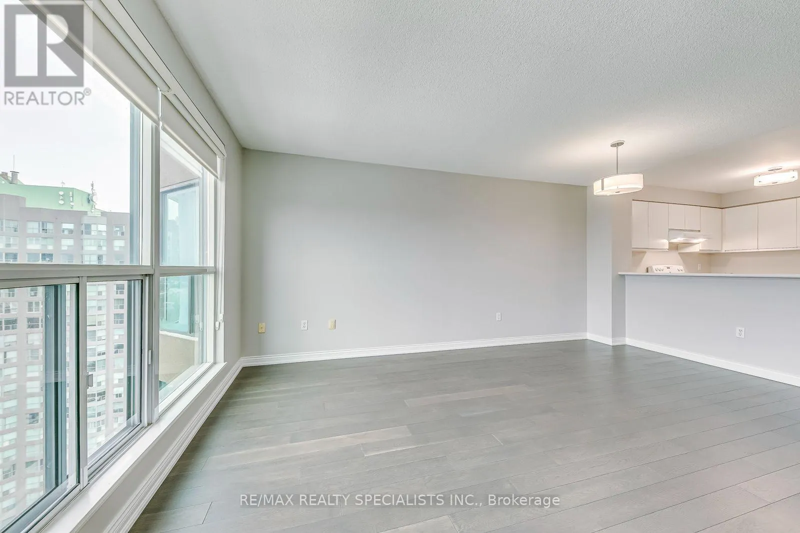 1605 - 2177 BURNHAMTHORPE ROAD W