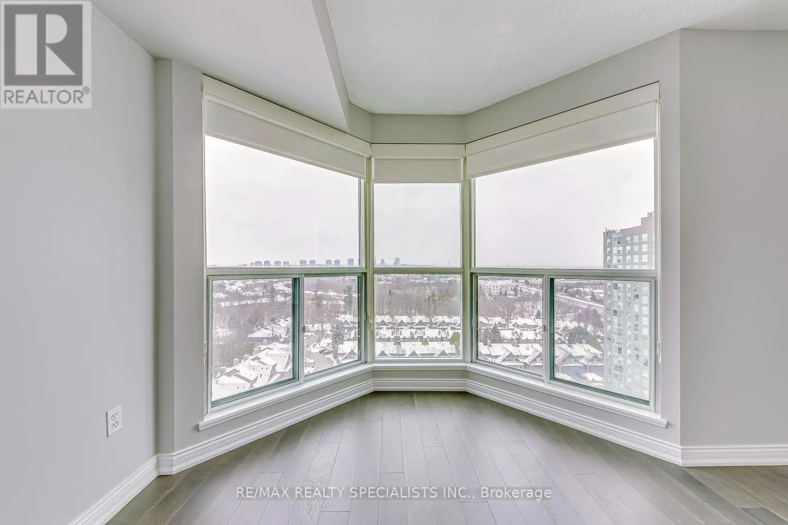 1605 - 2177 BURNHAMTHORPE ROAD W