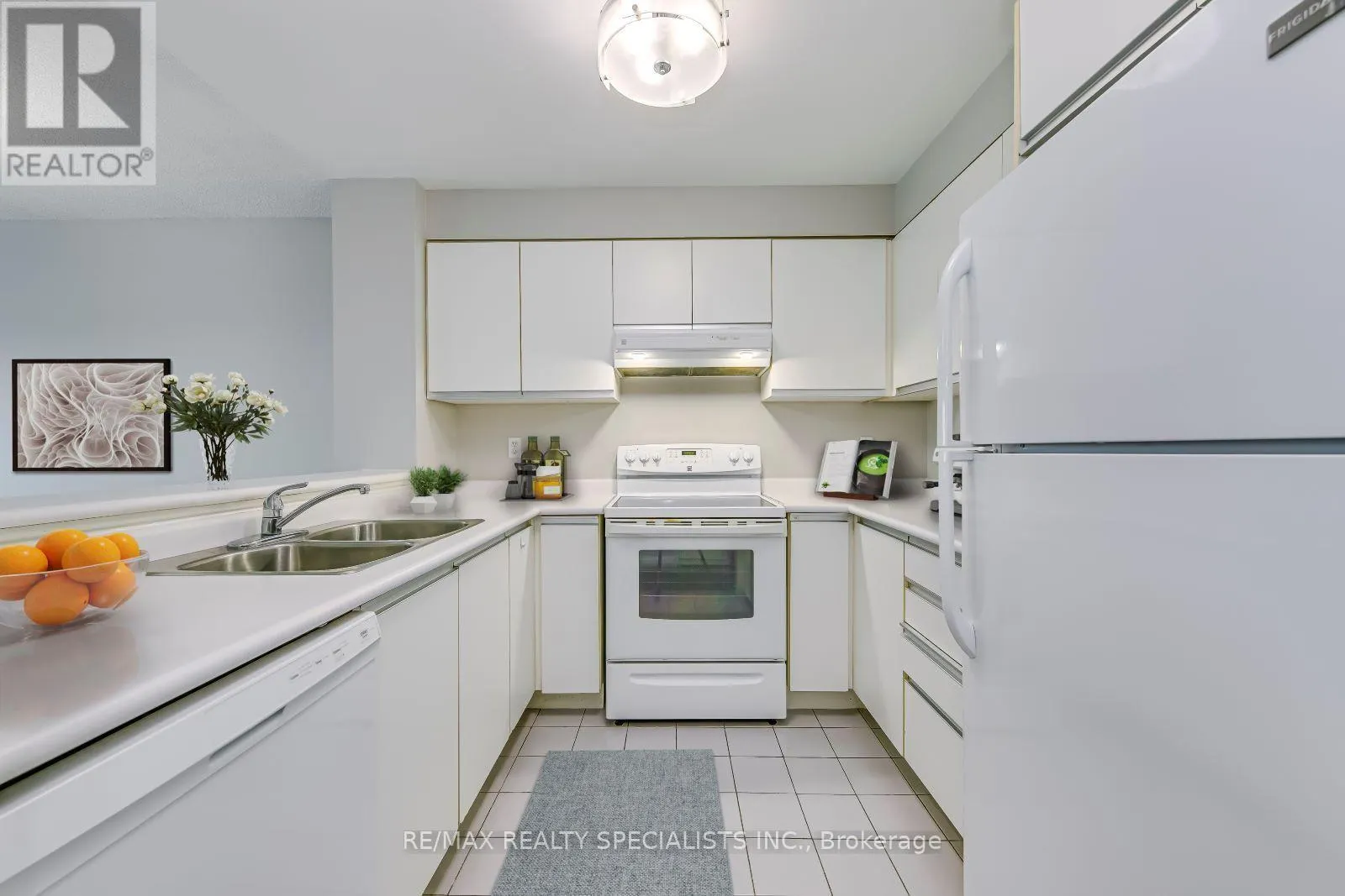 1605 - 2177 BURNHAMTHORPE ROAD W
