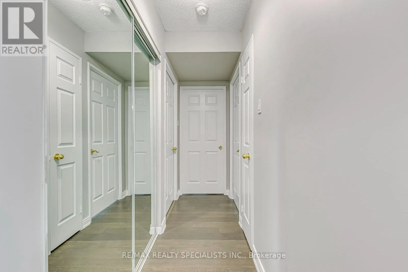 1605 - 2177 BURNHAMTHORPE ROAD W