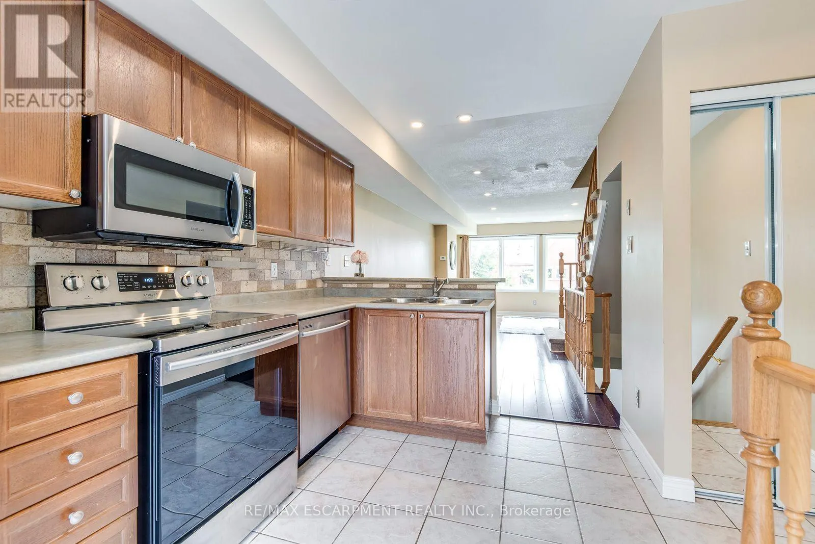 51 - 1751 LAMPMAN AVENUE