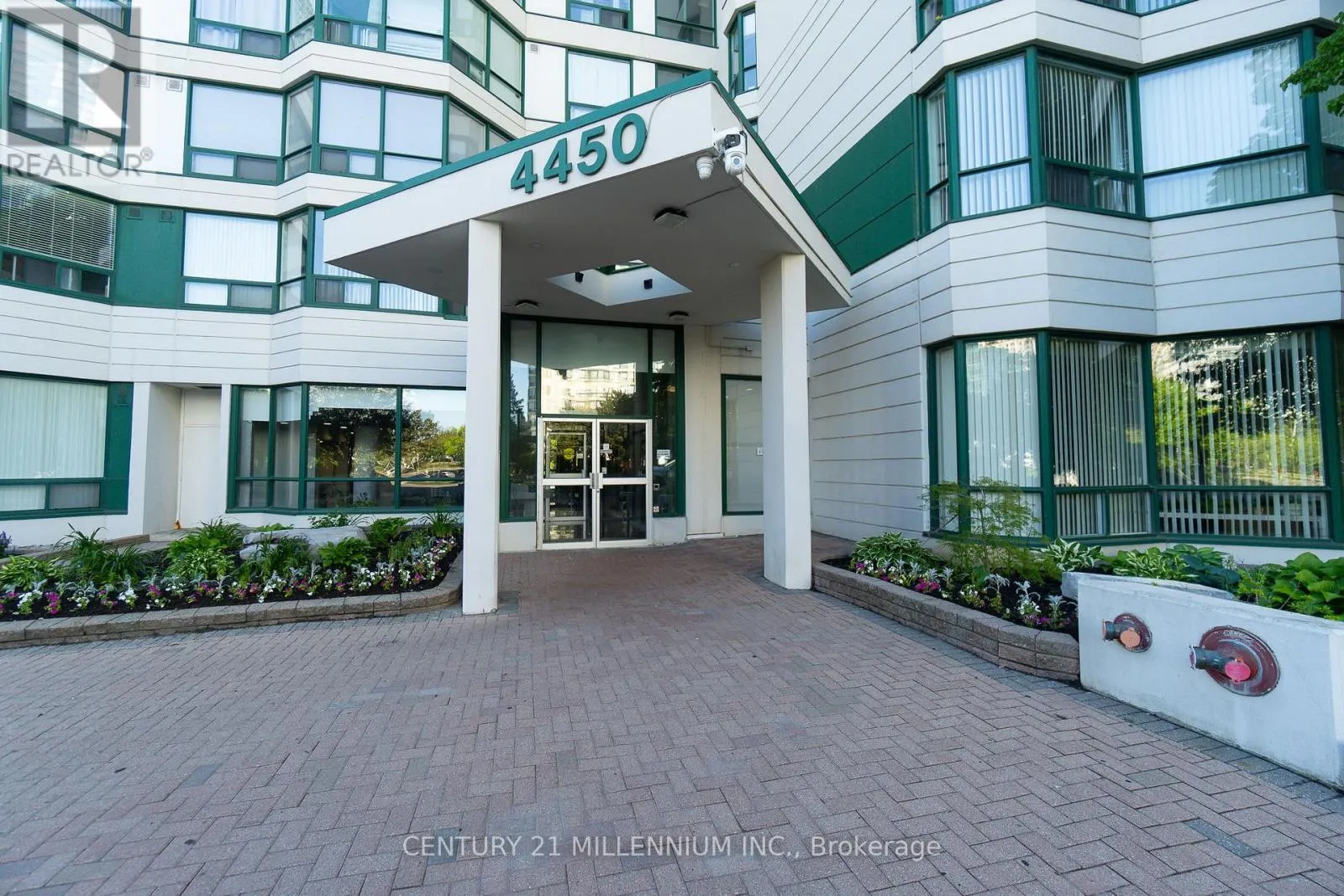 902 - 4450 TUCANA COURT