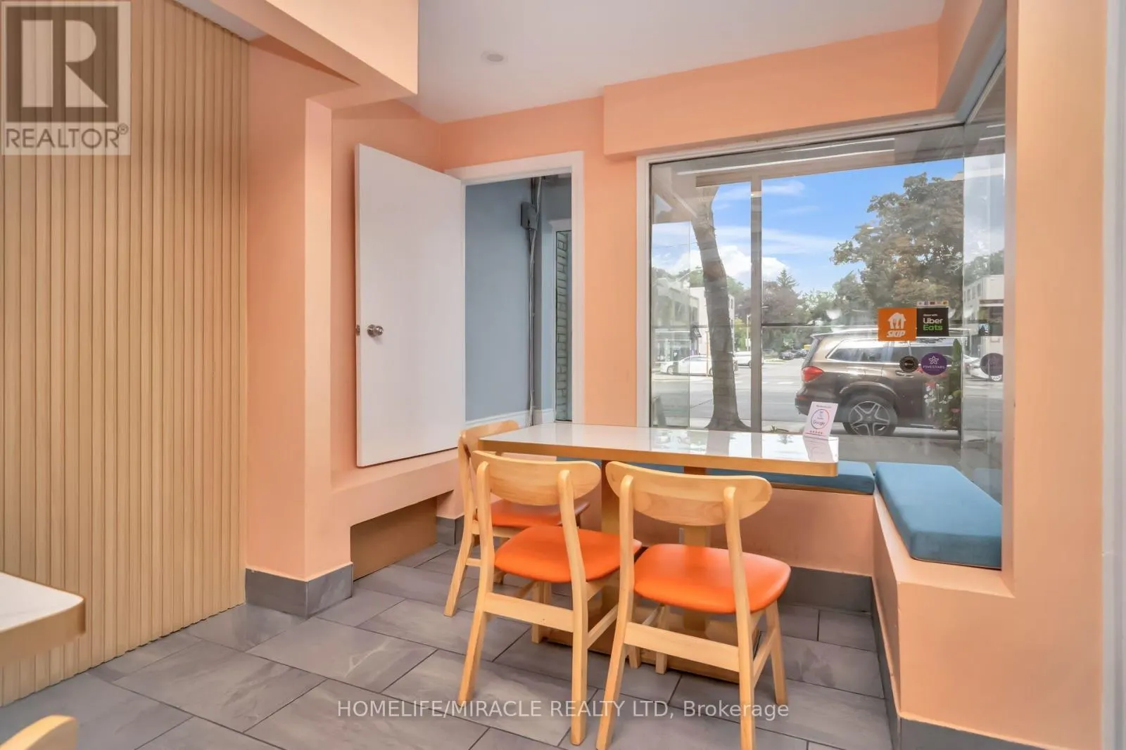 259 LAKESHORE ROAD E