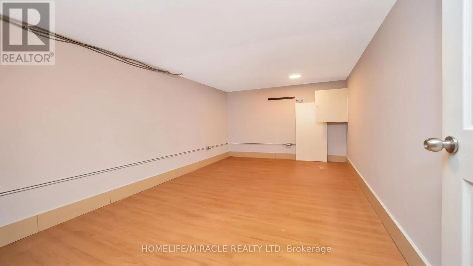 259 LAKESHORE ROAD E