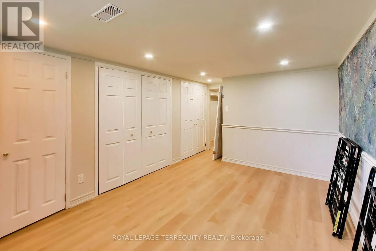1621 SKYLINE DRIVE