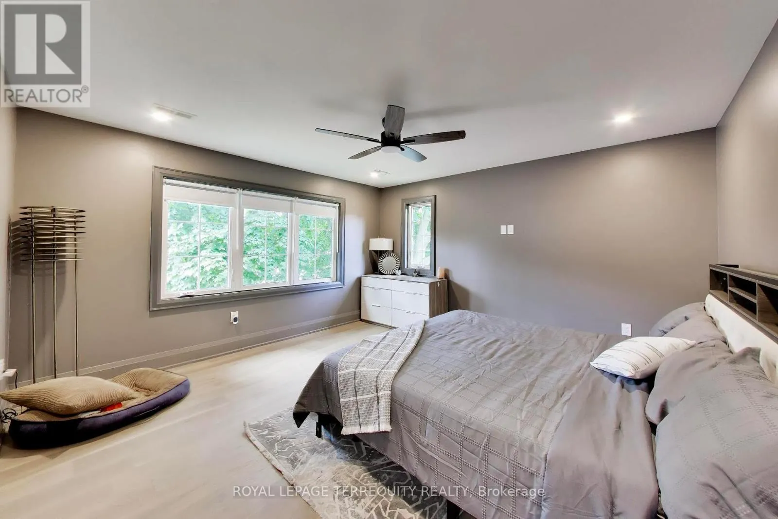 1621 SKYLINE DRIVE