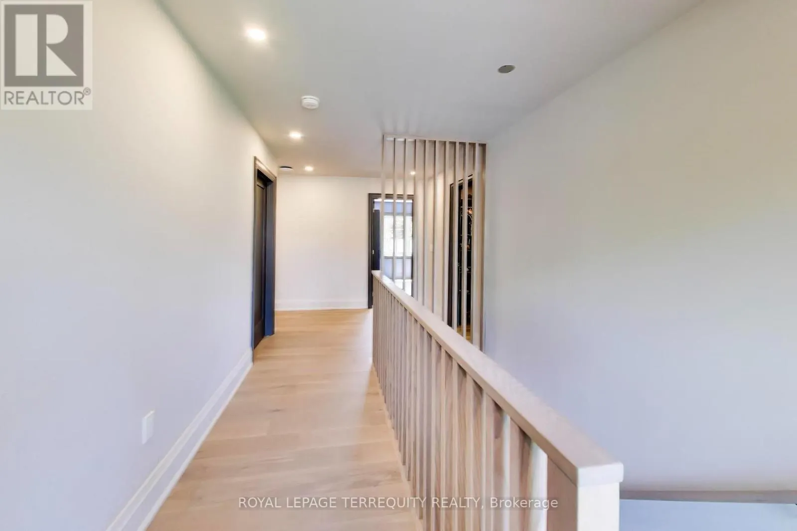 1621 SKYLINE DRIVE