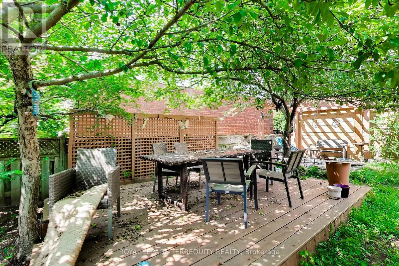 1621 SKYLINE DRIVE