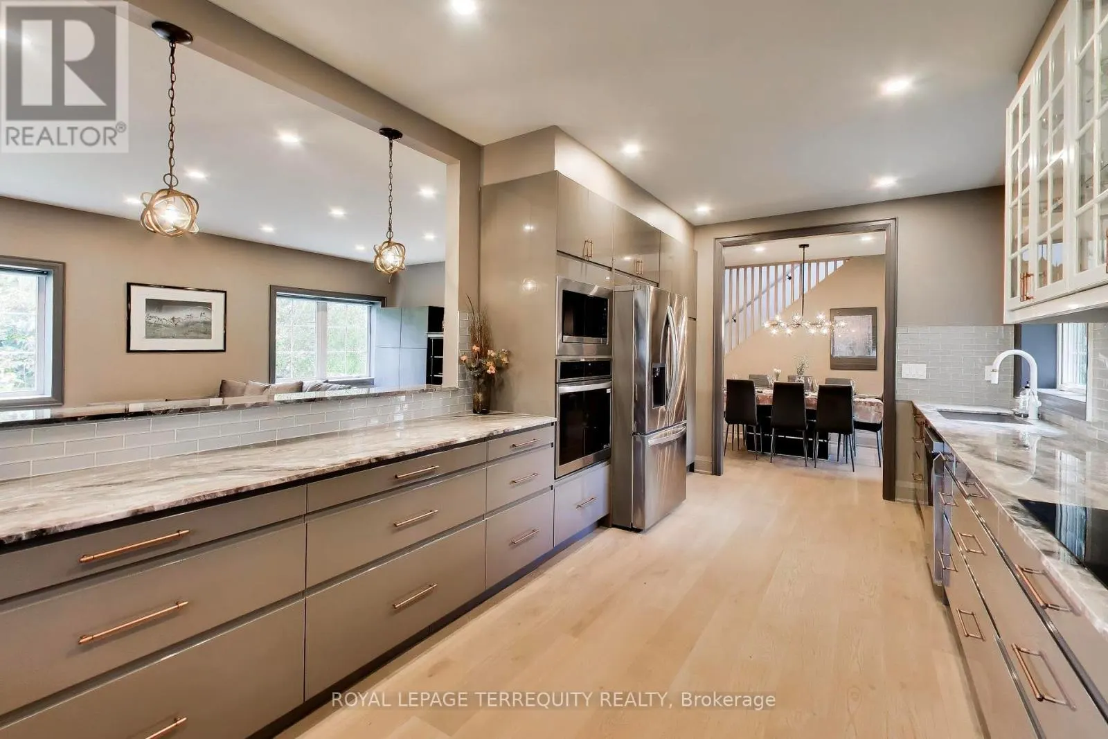 1621 SKYLINE DRIVE