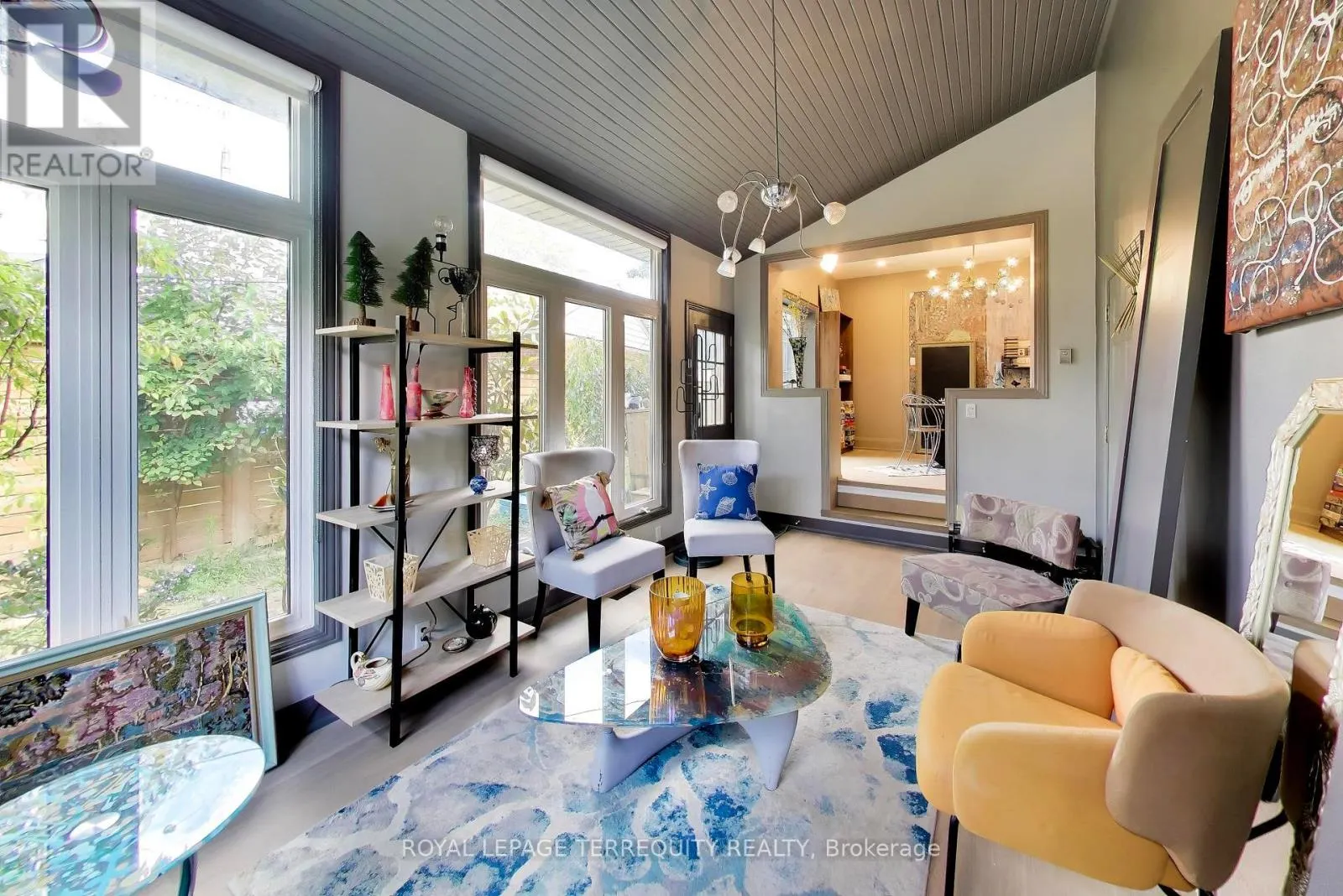 1621 SKYLINE DRIVE